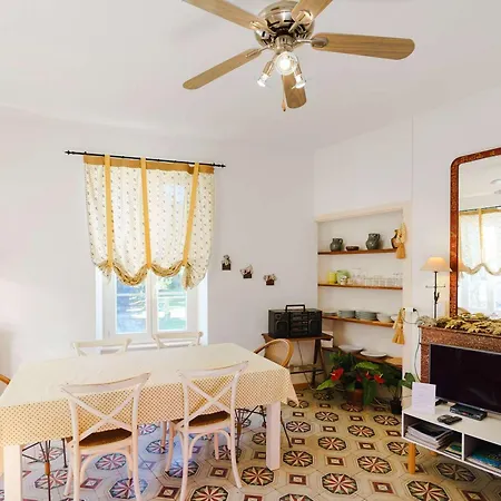 Spacieux Dans Domaine Viticole A 2 Km De Narbonne-plage, 3 Chambres, Acces Wifi Inclus - Fr-1-409-180 Apartment *