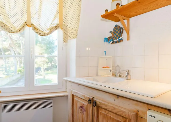 Spacieux Dans Domaine Viticole A 2 Km De Narbonne-plage, 3 Chambres, Acces Wifi Inclus - Fr-1-409-180
